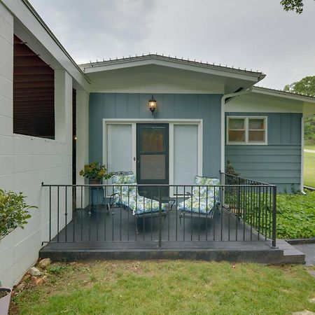 Bright Springfield Home Walk To Nature Center! Exterior photo